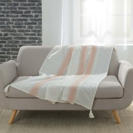 PLAID A POMPONS 125X150CM COTON TISSE FILS ARG INDIRA ROSE